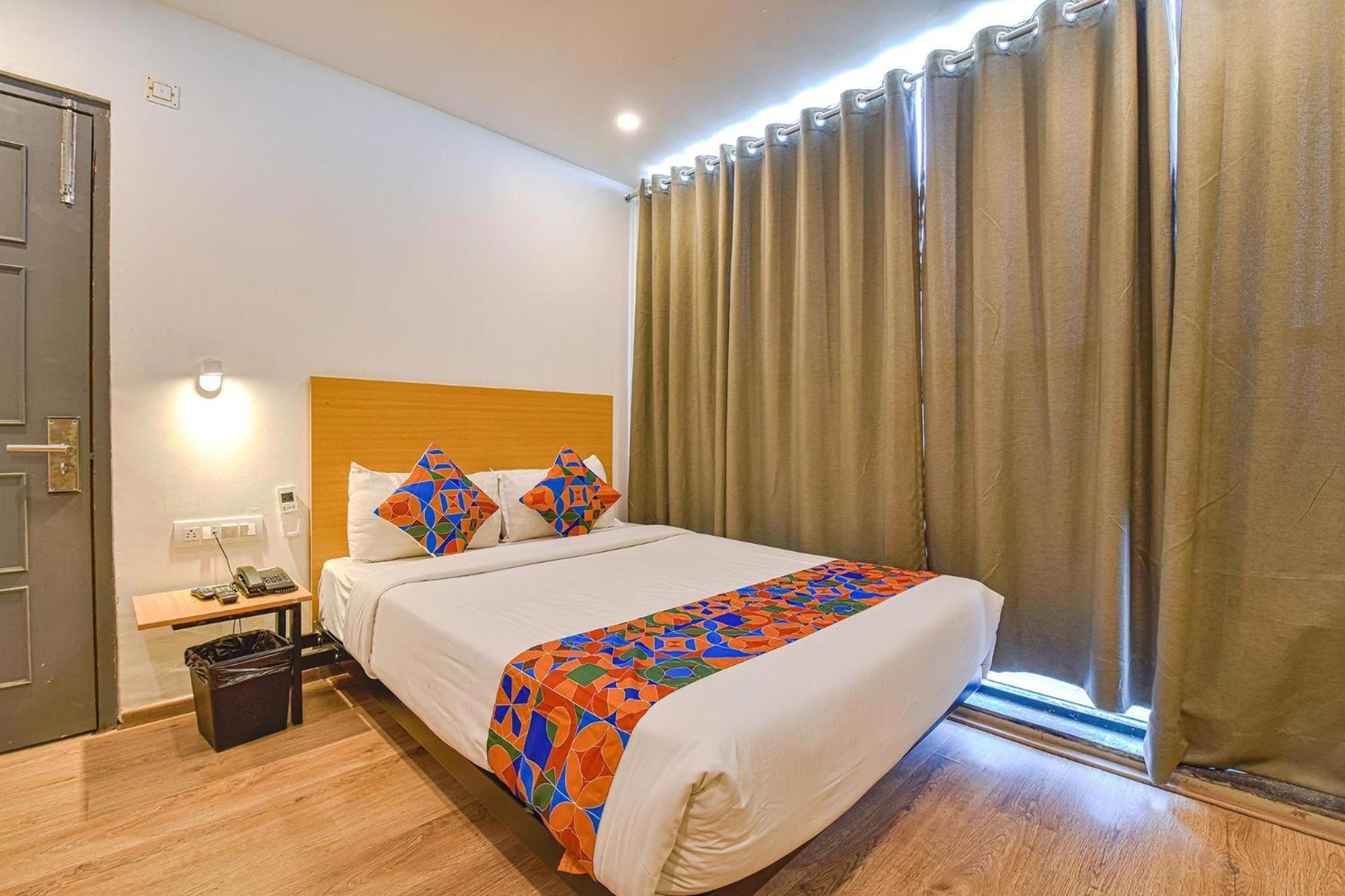 Fabhotel Ny Townhouse Ahmedabad Exterior foto