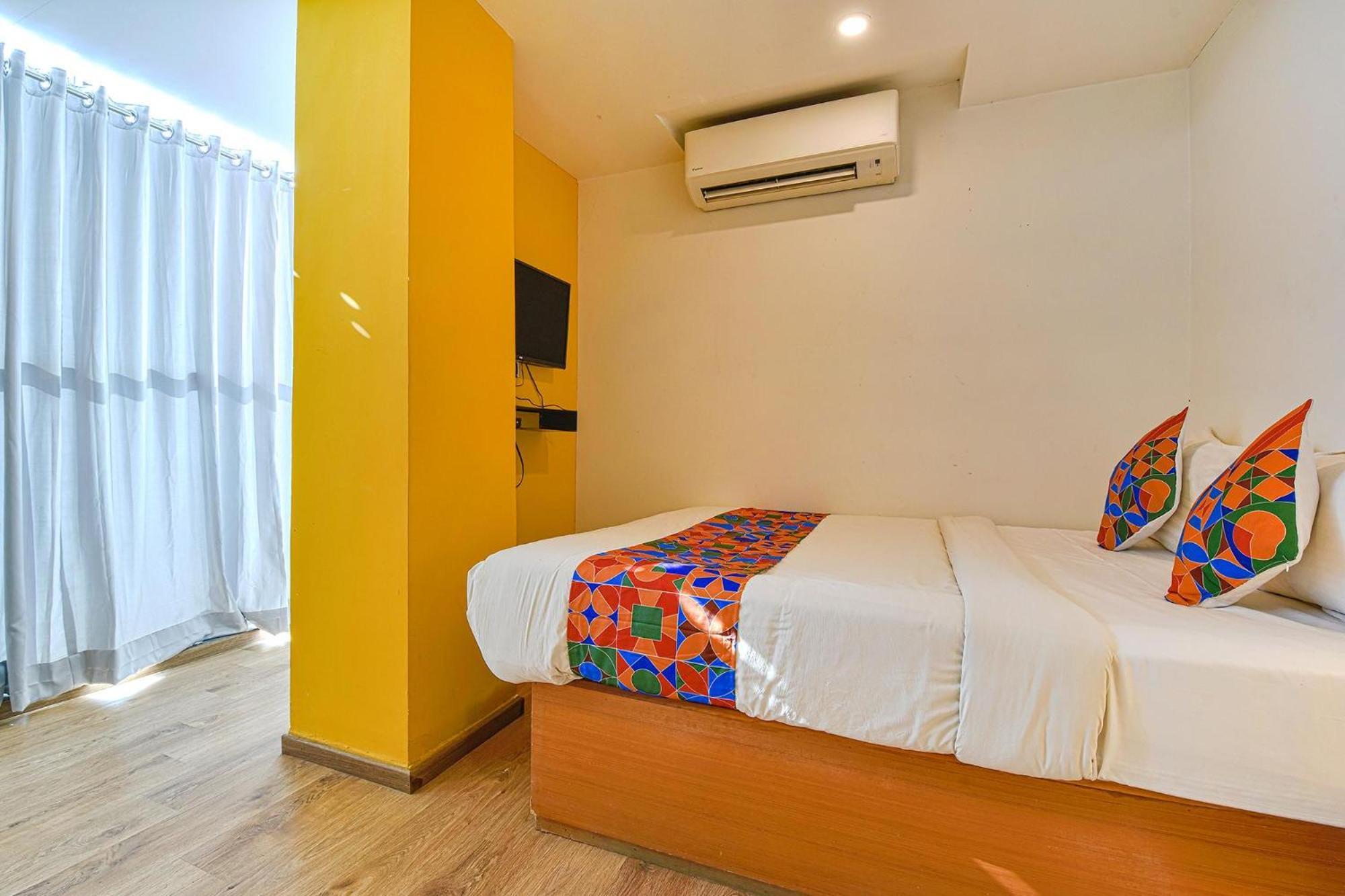 Fabhotel Ny Townhouse Ahmedabad Exterior foto