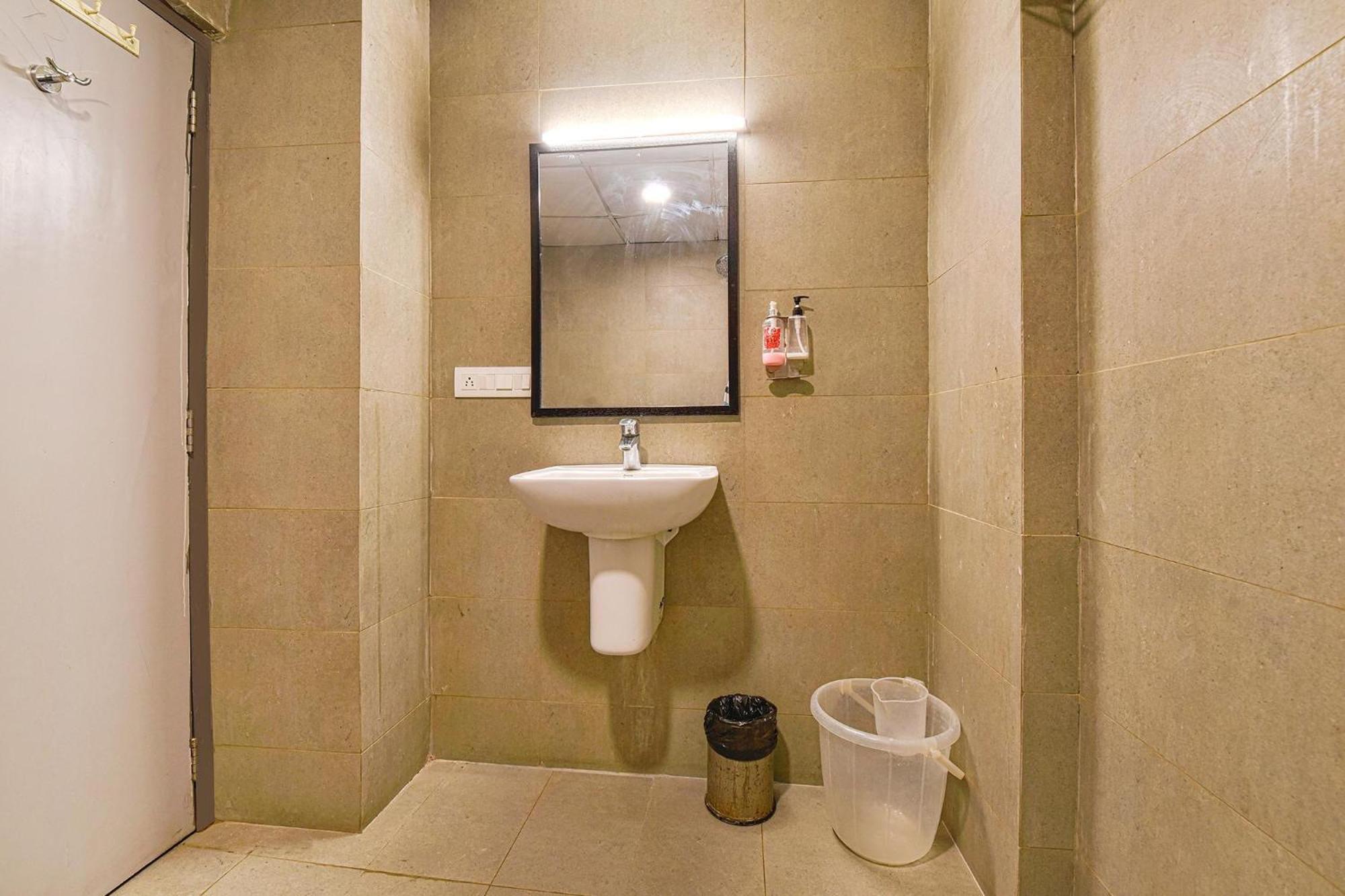 Fabhotel Ny Townhouse Ahmedabad Exterior foto